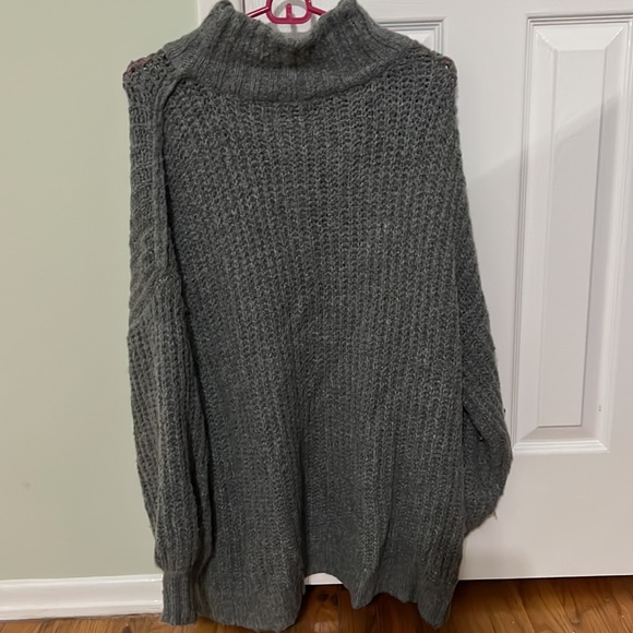 Urban Outfitters Gray Turtleneck Sweater - Picture 2 of 5